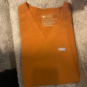FIGS Scrub Top + Matching bottoms (small ink stain)🧡